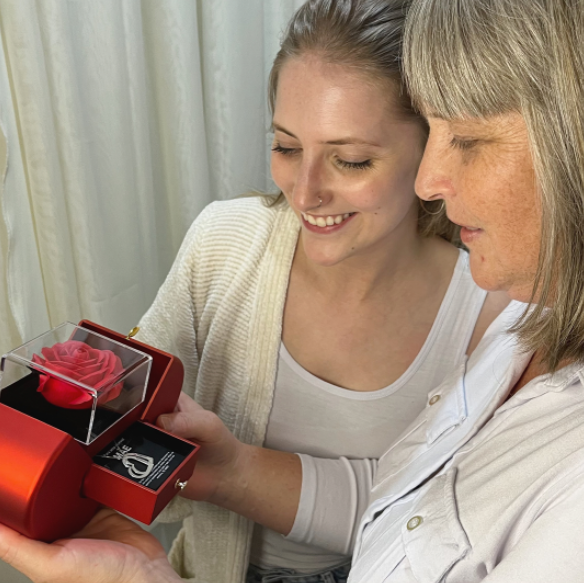 Colar Coração de Mãe Personalizável [Banhado a Ouro 18k ou Prata 925]